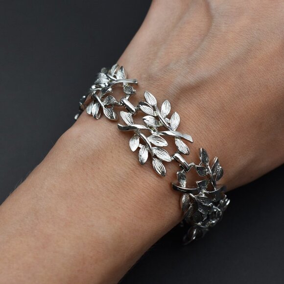 Leaf Link Women's Silvertone, Wide Chunky Leaves Bracelet - Picture 2 of 9